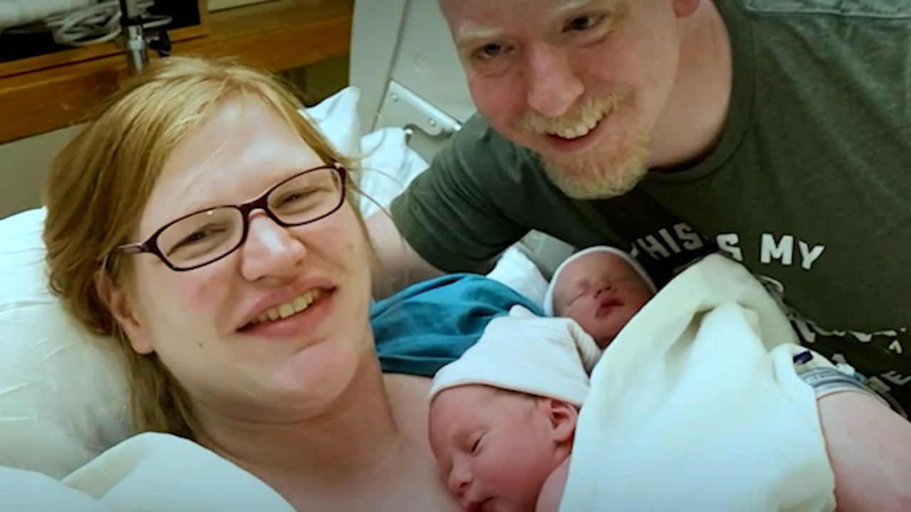 Parents welcome twins from embroys frozen 30 years ago
